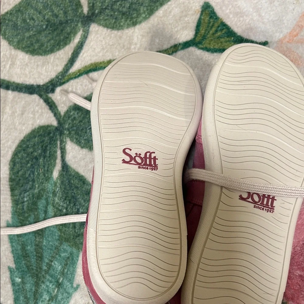 Sofft Rose Suede Sneakers NWOT